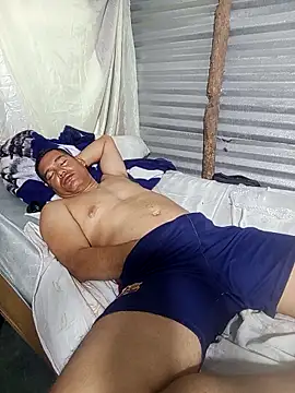 Snapshot of Franklin111230 chatting on 12/15/25, 11:47 Franklin111230 online show from 12/15/25, 11:47