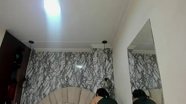 Snapshot of Mariam_s chatting on 10/26/25, 04:02 Mariam s online show from 10/26/25, 04:02