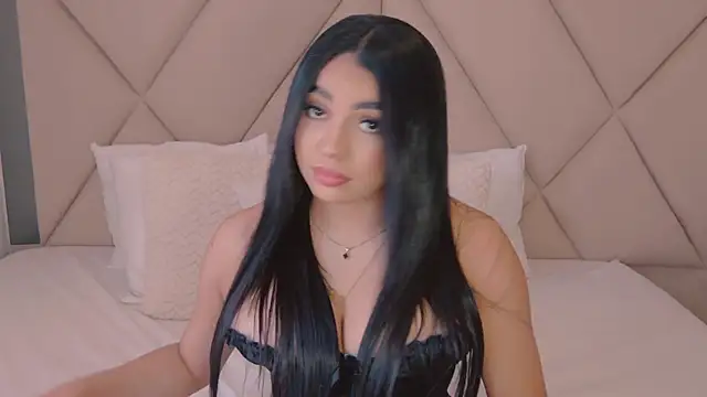 CharlotteeBrownn online show from 06/19/26, 06:34