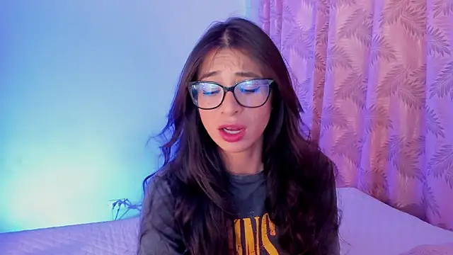 Snapshot of riley_bensongh chatting on 09/26/25, 08:46 riley bensongh online show from 09/26/25, 08:46