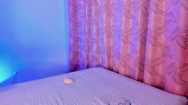 Snapshot of riley_bensongh chatting on 10/29/25, 10:11 riley bensongh online show from 10/29/25, 10:11