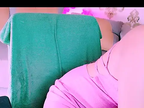 Snapshot of My_Rose chatting on 11/06/25, 04:13 My Rose online show from 11/06/25, 04:13