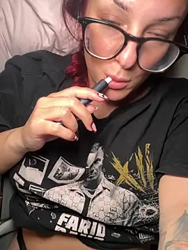 Snapshot of OliviaaFischer chatting on 10/14/25, 10:43 OliviaaFischer online show from 10/14/25, 10:43