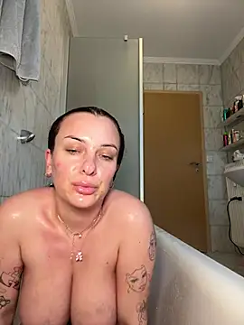 OliviaaFischer online show from 05/17/26, 05:42