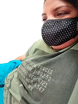 Snapshot of Komal-stream chatting on 09/22/25, 08:33 Komal-stream online show from 09/22/25, 08:33