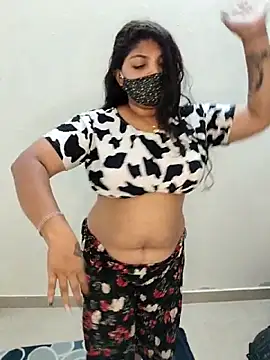 Snapshot of Komal-stream chatting on 09/29/25, 12:38 Komal-stream online show from 09/29/25, 12:38