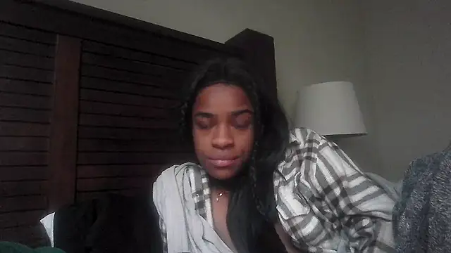 Snapshot of Marlowlovee chatting on 01/06/26, 04:21 Marlowlovee online show from 01/06/26, 04:21