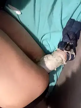 Snapshot of Samydolce chatting on 10/17/25, 04:31 Samydolce online show from 10/17/25, 04:31