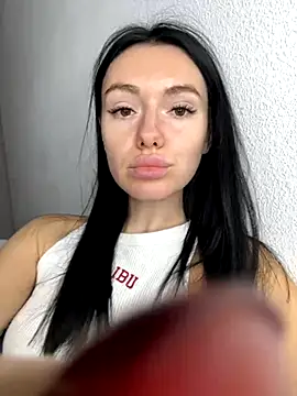 Snapshot of karrr__aaa chatting on 10/04/25, 08:40 karrr aaa online show from 10/04/25, 08:40