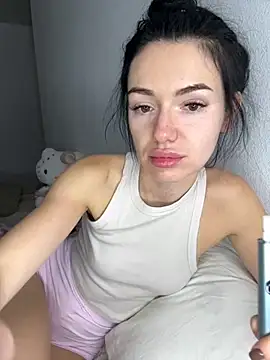 Snapshot of karrr__aaa chatting on 10/12/25, 07:46 karrr aaa online show from 10/12/25, 07:46