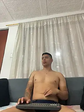 Snapshot of miaftmax chatting on 09/20/25, 02:40 miaftmax online show from 09/20/25, 02:40