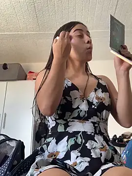 Snapshot of miaftmax chatting on 09/27/25, 04:23 miaftmax online show from 09/27/25, 04:23