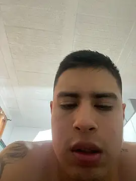 Snapshot of miaftmax chatting on 10/21/25, 07:36 miaftmax online show from 10/21/25, 07:36