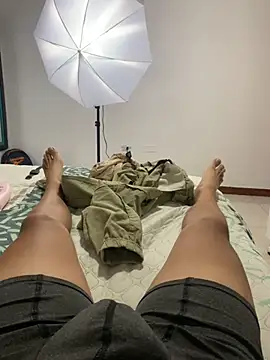 Snapshot of miaftmax chatting on 10/25/25, 10:48 miaftmax online show from 10/25/25, 10:48