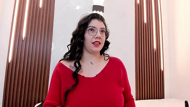 Snapshot of CarolinaMejia chatting on 12/05/25, 04:36 CarolinaMejia online show from 12/05/25, 04:36