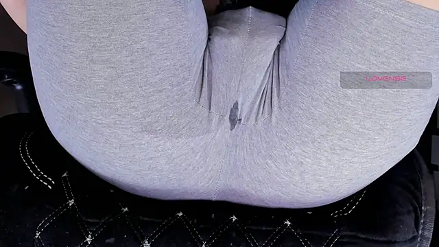Snapshot of Cameltoe_squirt_inPants chatting on 09/10/25, 03:23 Cameltoe squirt inPants online show from 09/10/25, 03:23