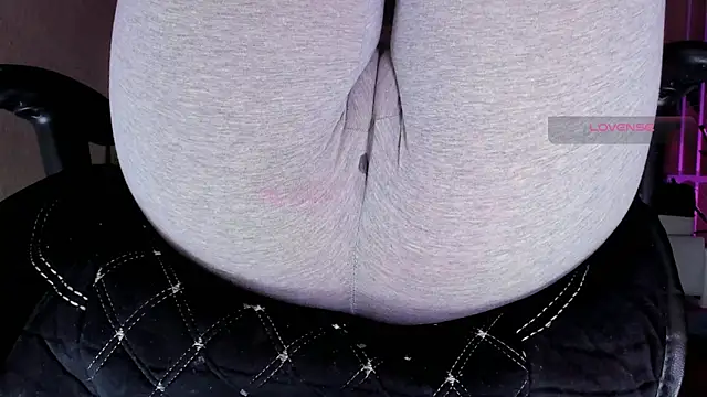 Cameltoe squirt inPants online show from 10/20/25, 03:34