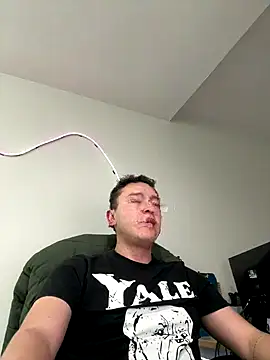 Snapshot of Robert2_honey chatting on 09/25/25, 08:23 Robert2 honey online show from 09/25/25, 08:23