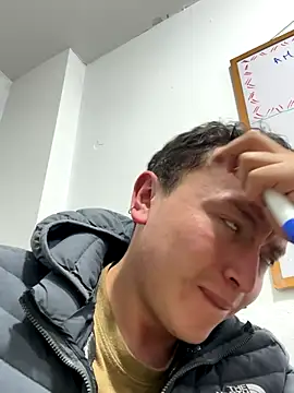 Snapshot of Robert2_honey chatting on 10/05/25, 08:01 Robert2 honey online show from 10/05/25, 08:01