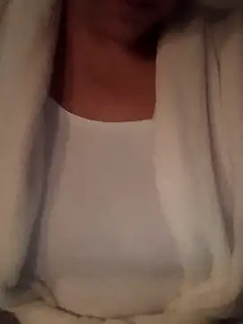 Snapshot of Cassandrina1 chatting on 09/27/25, 05:34 Cassandrina1 online show from 09/27/25, 05:34