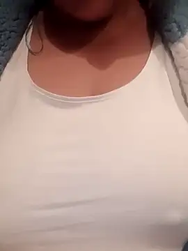 Snapshot of Cassandrina1 chatting on 10/08/25, 04:10 Cassandrina1 online show from 10/08/25, 04:10