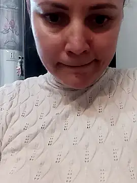 Snapshot of Cassandrina1 chatting on 10/17/25, 09:45 Cassandrina1 online show from 10/17/25, 09:45