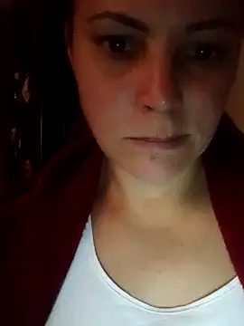 Snapshot of Cassandrina1 chatting on 10/20/25, 04:24 Cassandrina1 online show from 10/20/25, 04:24