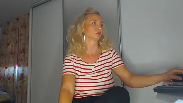 merlyn4 online show from 09/19/25, 09:43