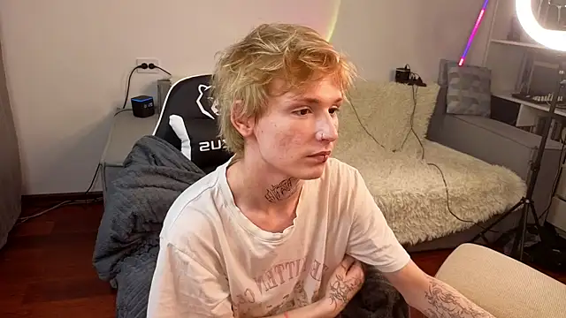 Your avatar online show from 09/14/25, 02:11