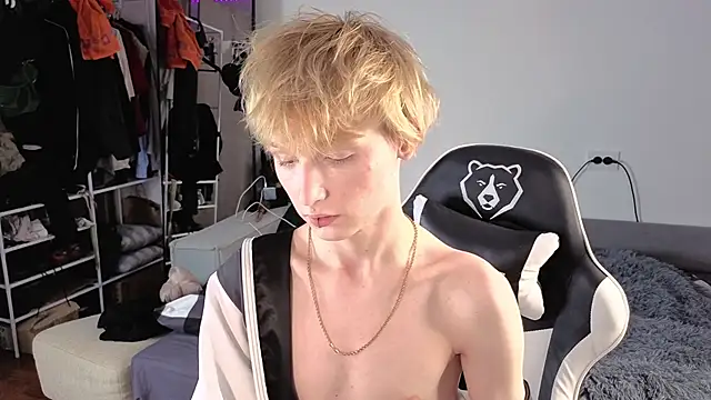 Your avatar online show from 10/23/25, 11:57