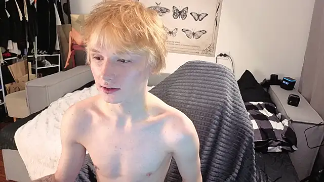 Snapshot of Your_avatar chatting on 11/06/25, 07:04 Your avatar online show from 11/06/25, 07:04