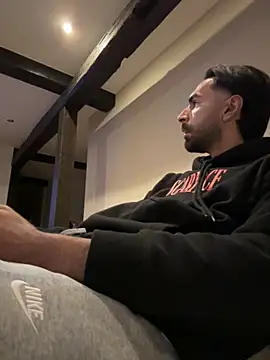 Snapshot of SergioGarcia93 chatting on 10/17/25, 07:27 SergioGarcia93 online show from 10/17/25, 07:27