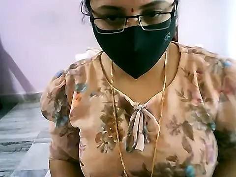 Snapshot of jannu6482 chatting on 10/05/25, 08:23 jannu6482 online show from 10/05/25, 08:23