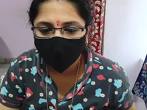 Snapshot of jannu6482 chatting on 10/22/25, 08:47 jannu6482 online show from 10/22/25, 08:47