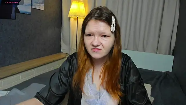 Nora lovvvv online show from 10/26/25, 10:10