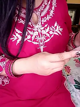 PRIYA 22 online show from 05/13/26, 03:15