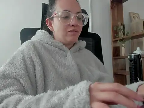 dalila macherano1 online show from 10/12/25, 07:13