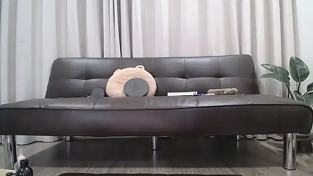 Liz Hu online show from 12/04/25, 09:51