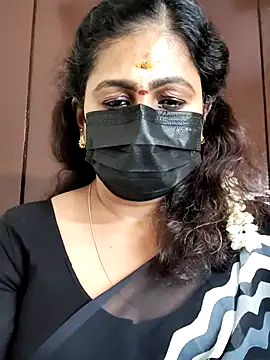 Snapshot of Sweetie_swetha37 chatting on 09/21/25, 12:07 Sweetie swetha37 online show from 09/21/25, 12:07