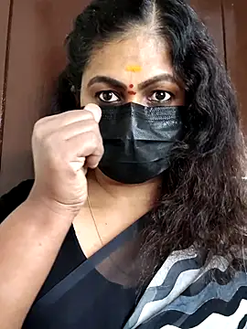 Snapshot of Sweetie_swetha37 chatting on 09/22/25, 03:19 Sweetie swetha37 online show from 09/22/25, 03:19