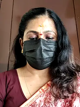 Snapshot of Sweetie_swetha37 chatting on 10/06/25, 12:02 Sweetie swetha37 online show from 10/06/25, 12:02