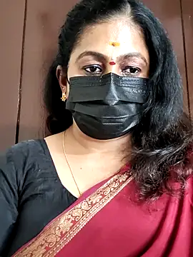 Snapshot of Sweetie_swetha37 chatting on 10/08/25, 05:10 Sweetie swetha37 online show from 10/08/25, 05:10