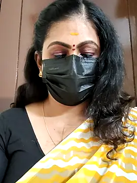 Snapshot of Sweetie_swetha37 chatting on 10/10/25, 05:01 Sweetie swetha37 online show from 10/10/25, 05:01