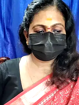 Snapshot of Sweetie_swetha37 chatting on 10/19/25, 09:10 Sweetie swetha37 online show from 10/19/25, 09:10