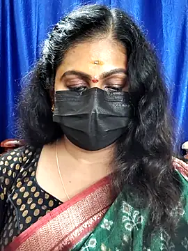 Snapshot of Sweetie_swetha37 chatting on 10/21/25, 08:42 Sweetie swetha37 online show from 10/21/25, 08:42