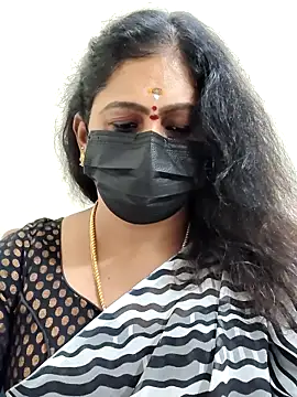 Snapshot of Sweetie_swetha37 chatting on 11/15/25, 10:23 Sweetie swetha37 online show from 11/15/25, 10:23