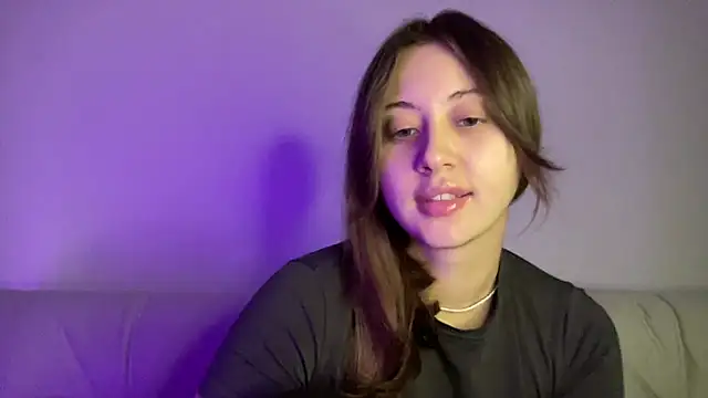 Snapshot of StellarAlice chatting on 11/15/25, 02:57 StellarAlice online show from 11/15/25, 02:57