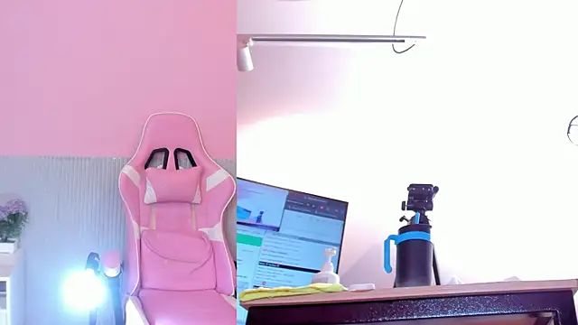 Laraebony  online show from 07/22/26, 10:07