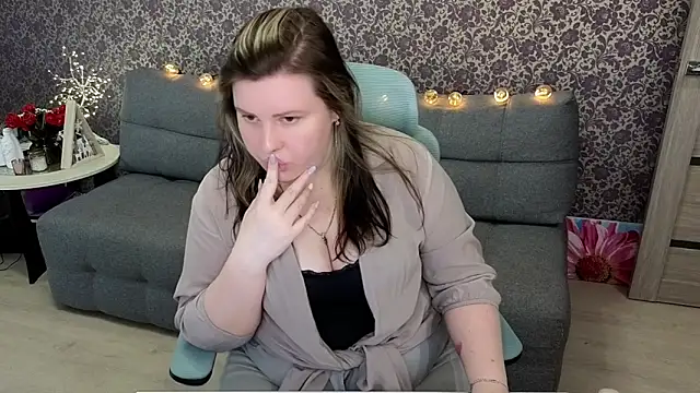 Lillit   online show from 10/21/25, 08:42