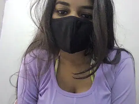 Snapshot of Little_toy_girl chatting on 12/14/25, 11:37 Little toy girl online show from 12/14/25, 11:37